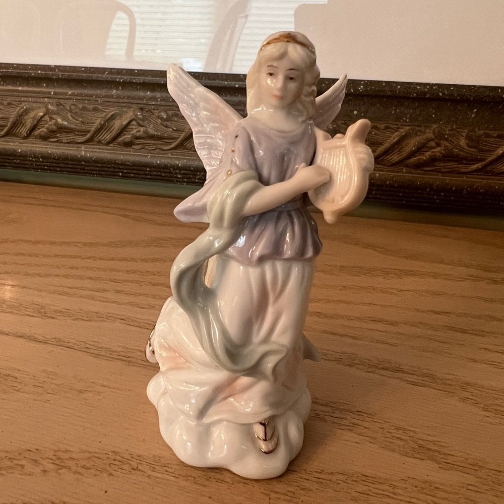 Angel figurine
